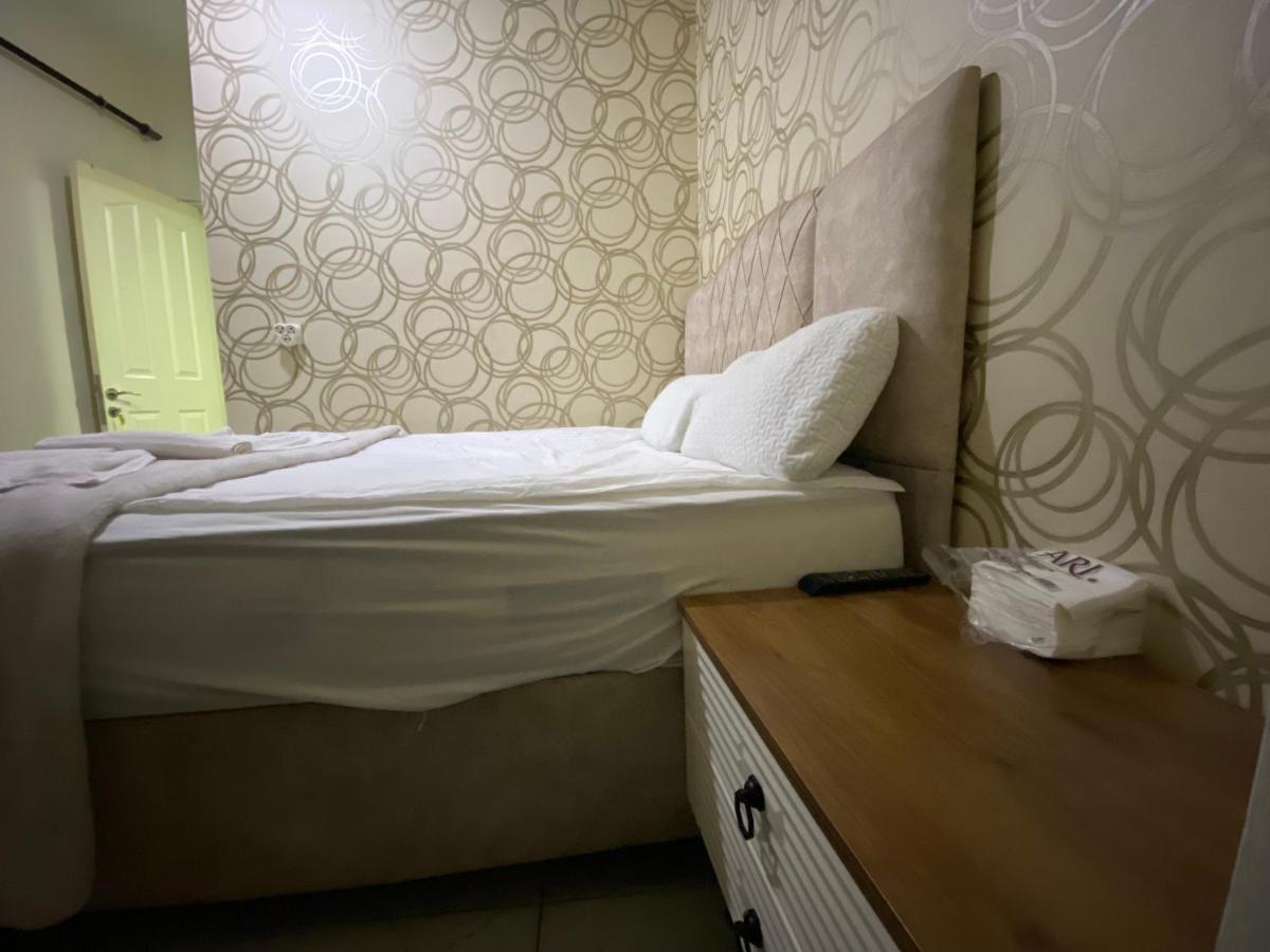 Yildiz Hotel Istanbul Bagian luar foto